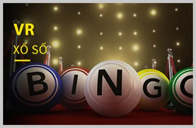 Bàn chơi Baccarat với các lá bài và chip cược tại 8Live